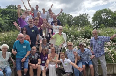 Teilnehmer des Angehörigen-Wochenendes als Gruppenbild