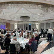 Blick in den Festsaal der 50-Jahr-Feier des AdP e.V.